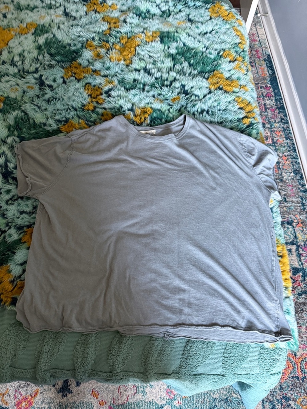 We The Free Light Gray/Blue Short Sleeve Casual Tee